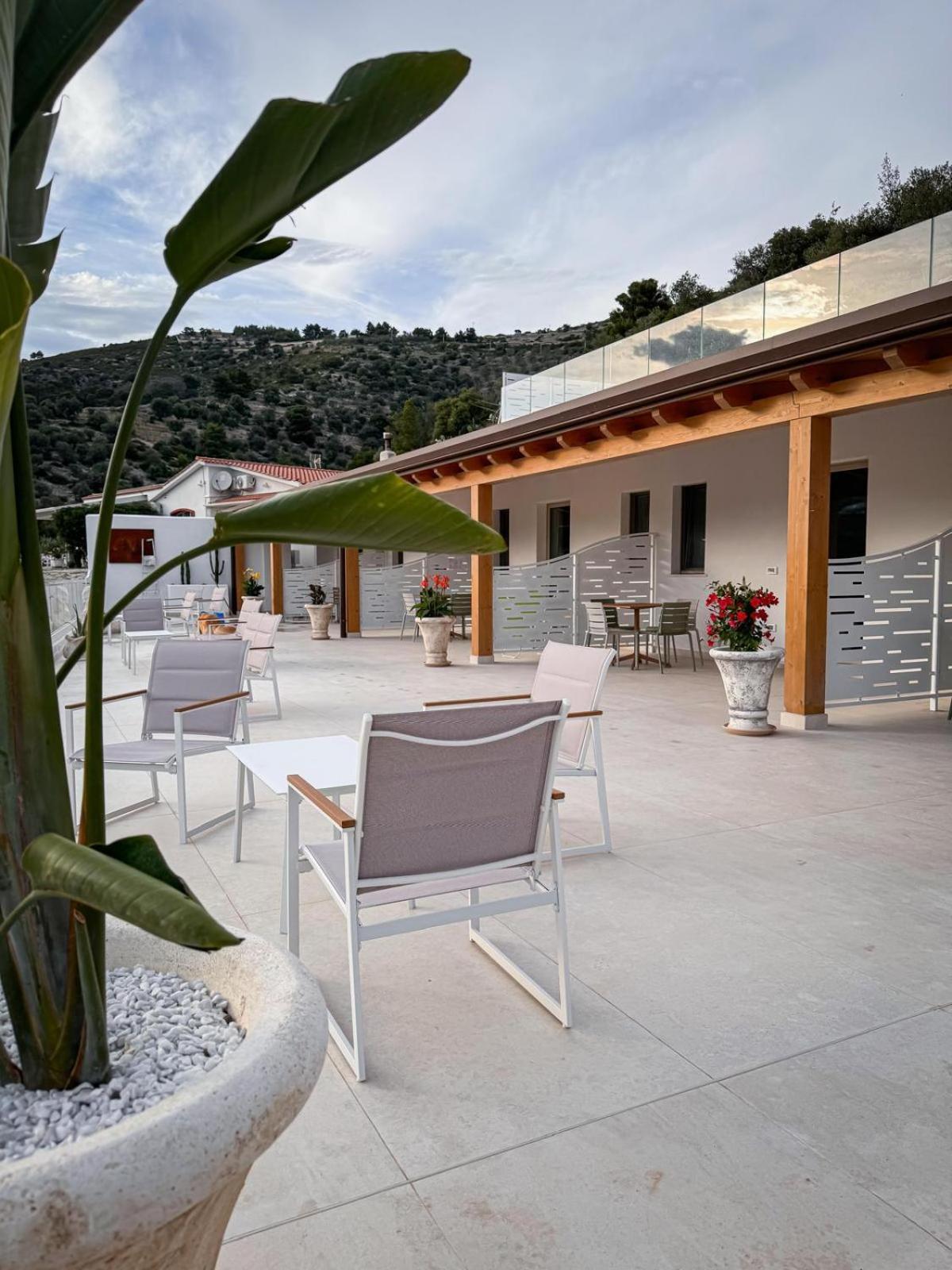 Aura Apartments Mattinata Exterior foto